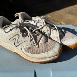 Men’s New Balance Baseball Turf Shoes - White and Tan